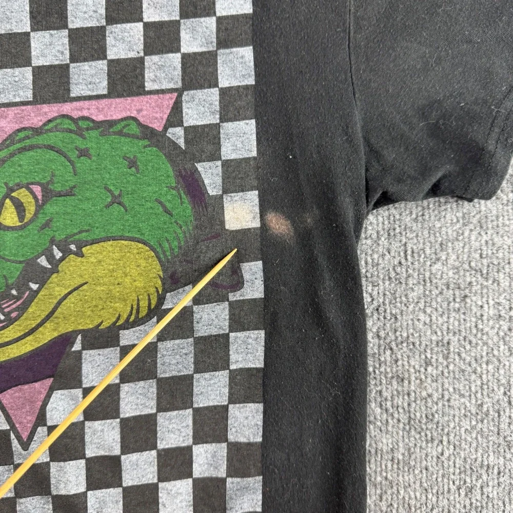 Crocodile Graphic T-Shirt Black Checkered 80s Style Retro Gator Tee Mens Medium